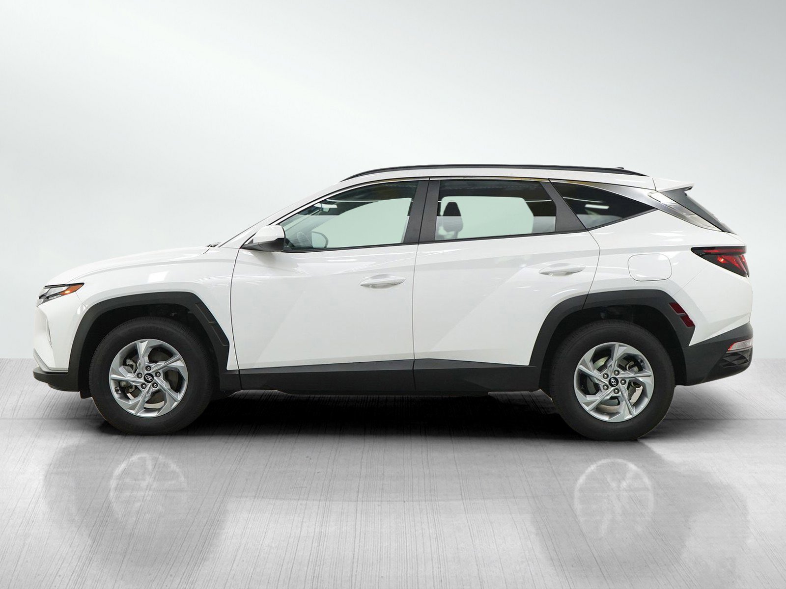 Used 2024 Hyundai Tucson SEL with VIN 5NMJBCDE9RH309517 for sale in Minneapolis, Minnesota