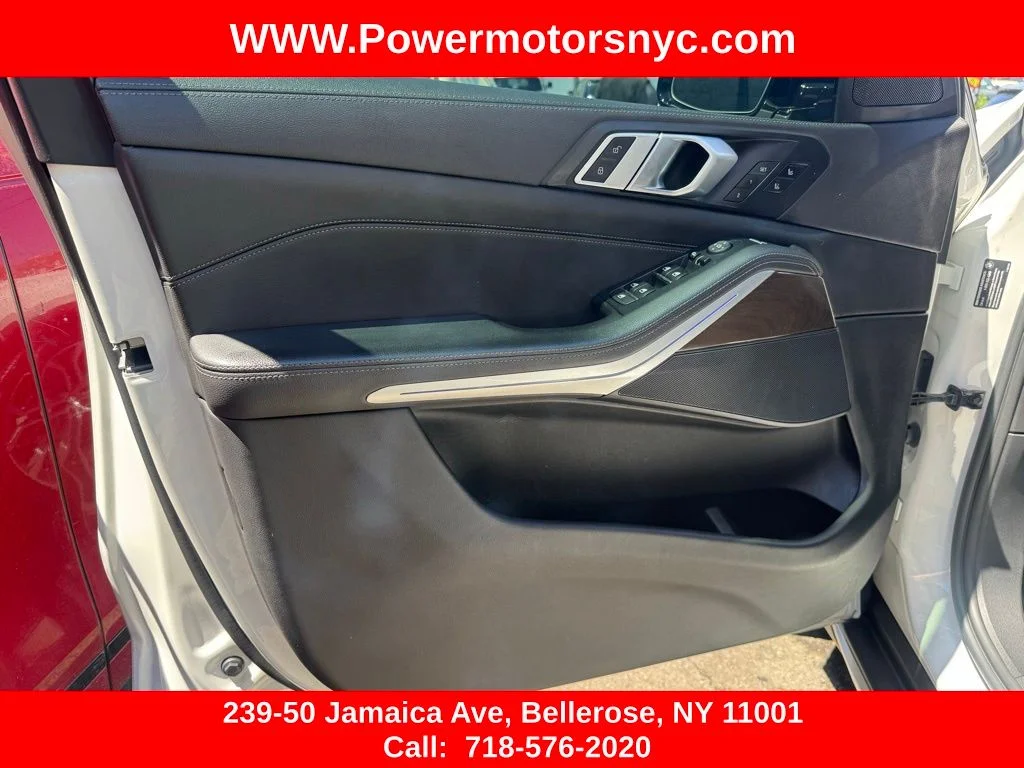Used 2022 White BMW sDrive40i image 35