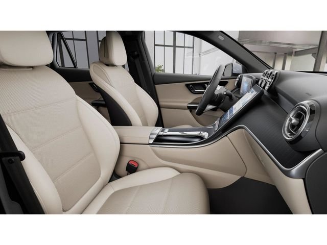 New 2026 Polar White Mercedes-Benz GLC 300 image 4