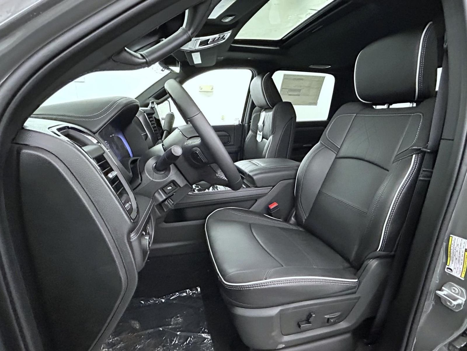 New 2026 Ceramic Gray Clear-Coat Exterior Paint RAM Limited image 11