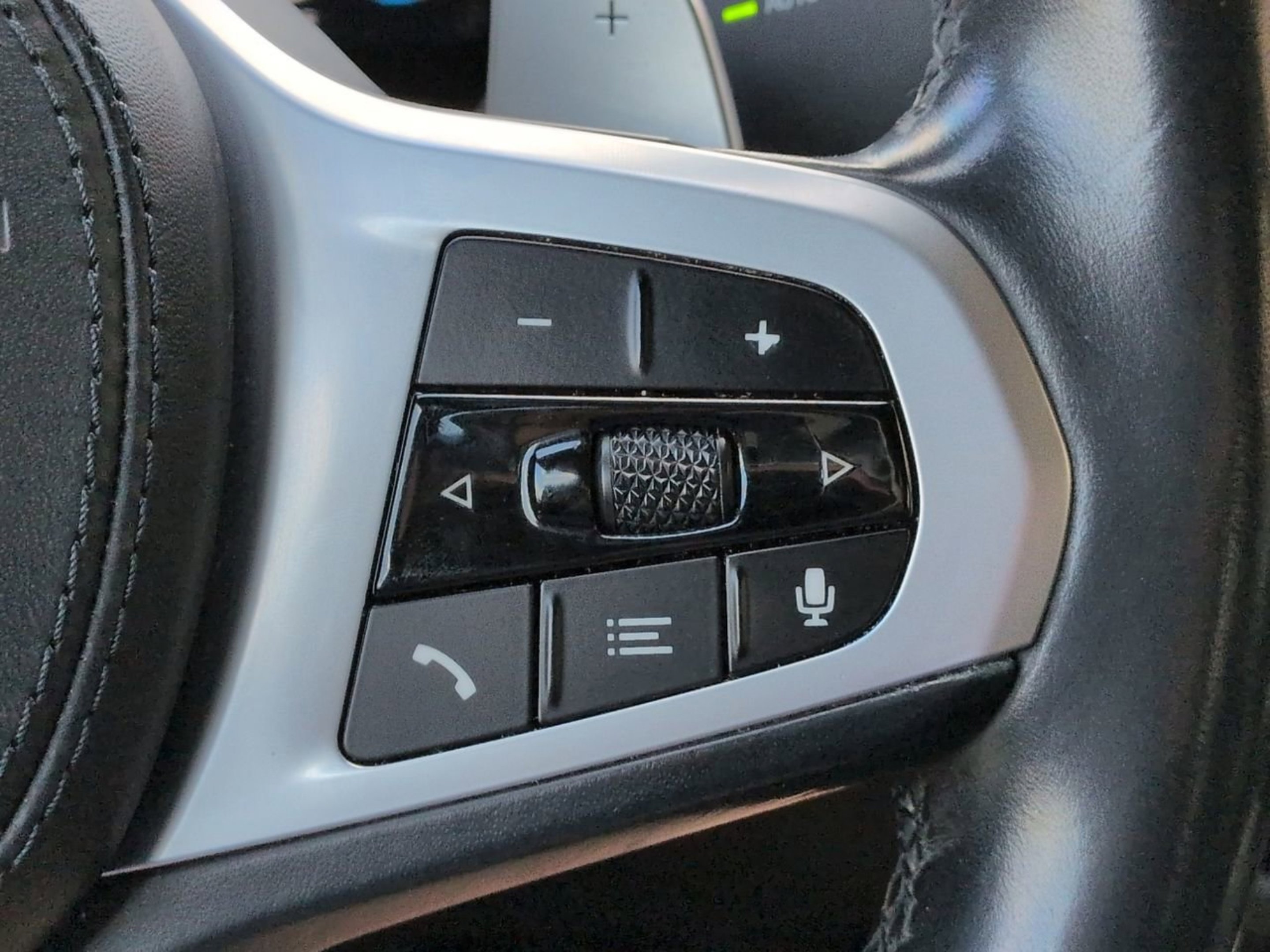 Used 2021 Dark Graphite Metallic BMW 540i image 26