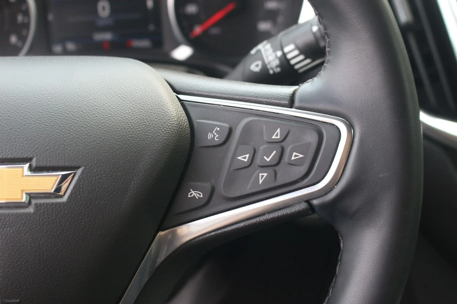 Used 2024 Mosaic Black Metallic Chevrolet LT image 22