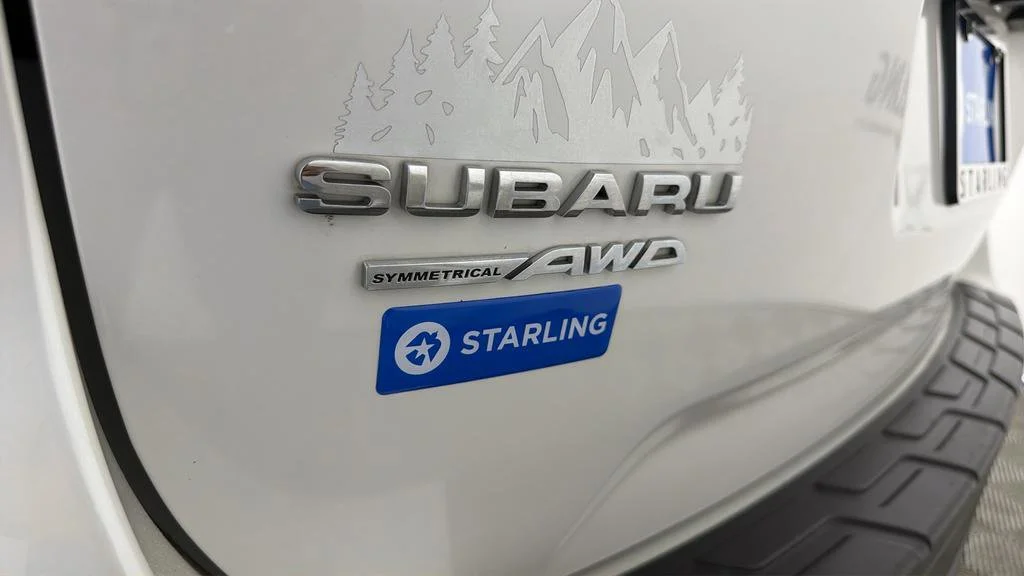 Used 2020 White Subaru Premium image 39