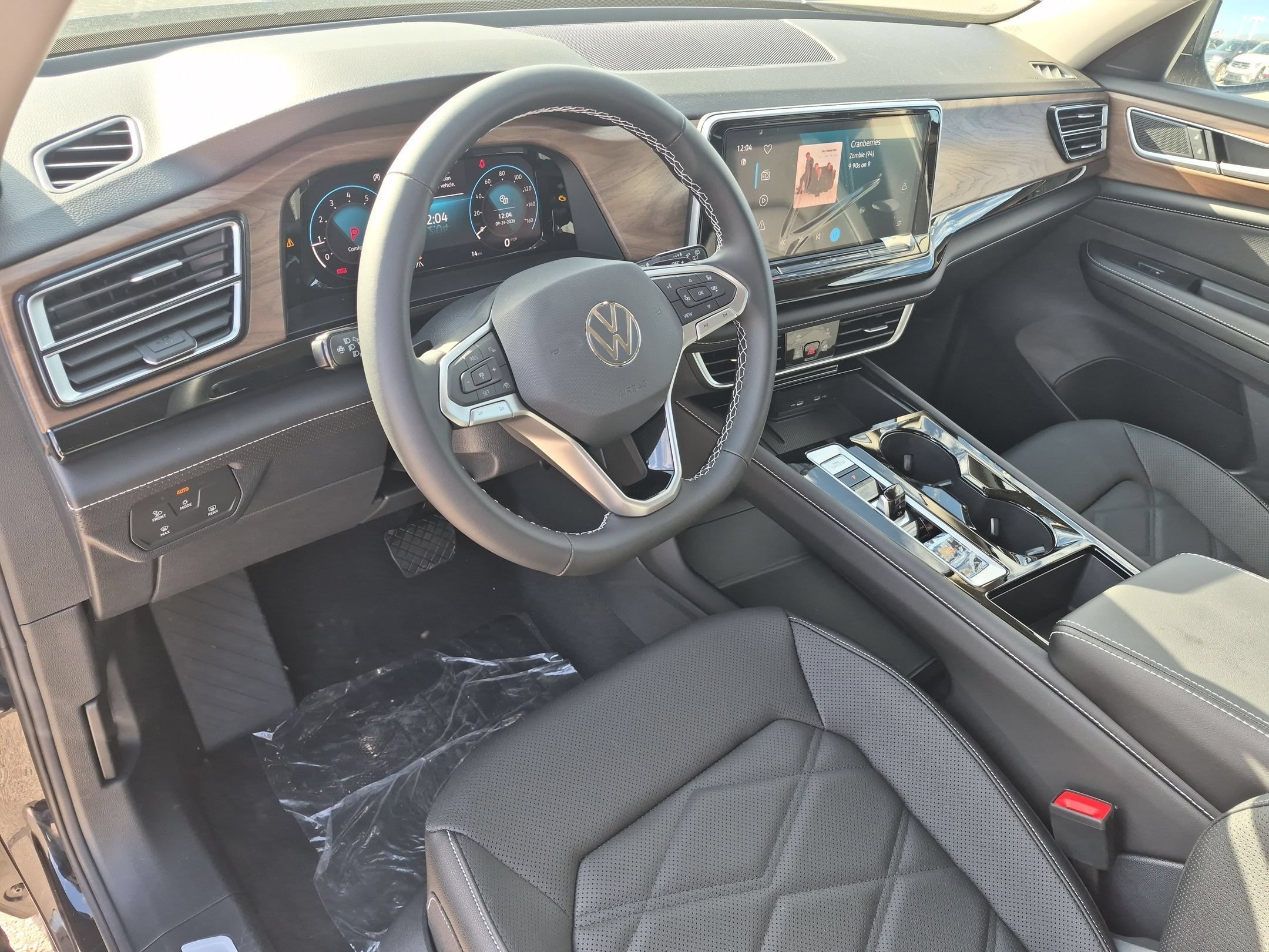 New 2026 Deep Black Pearl Volkswagen 2.0T SE w/Technology image 10