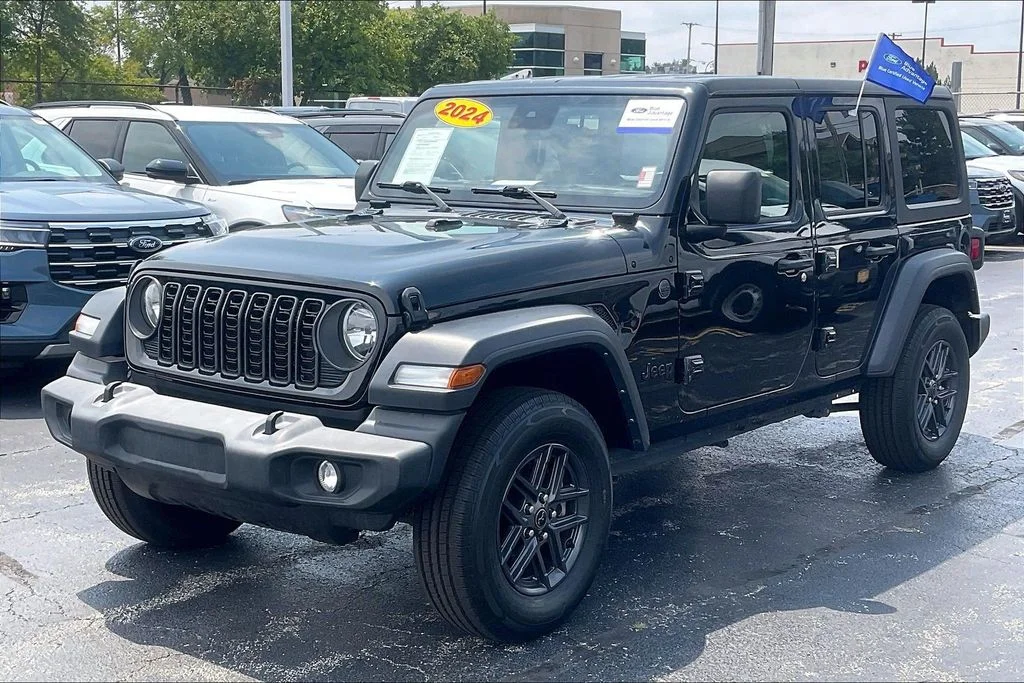 Used 2024 Black Jeep Sport S image 11