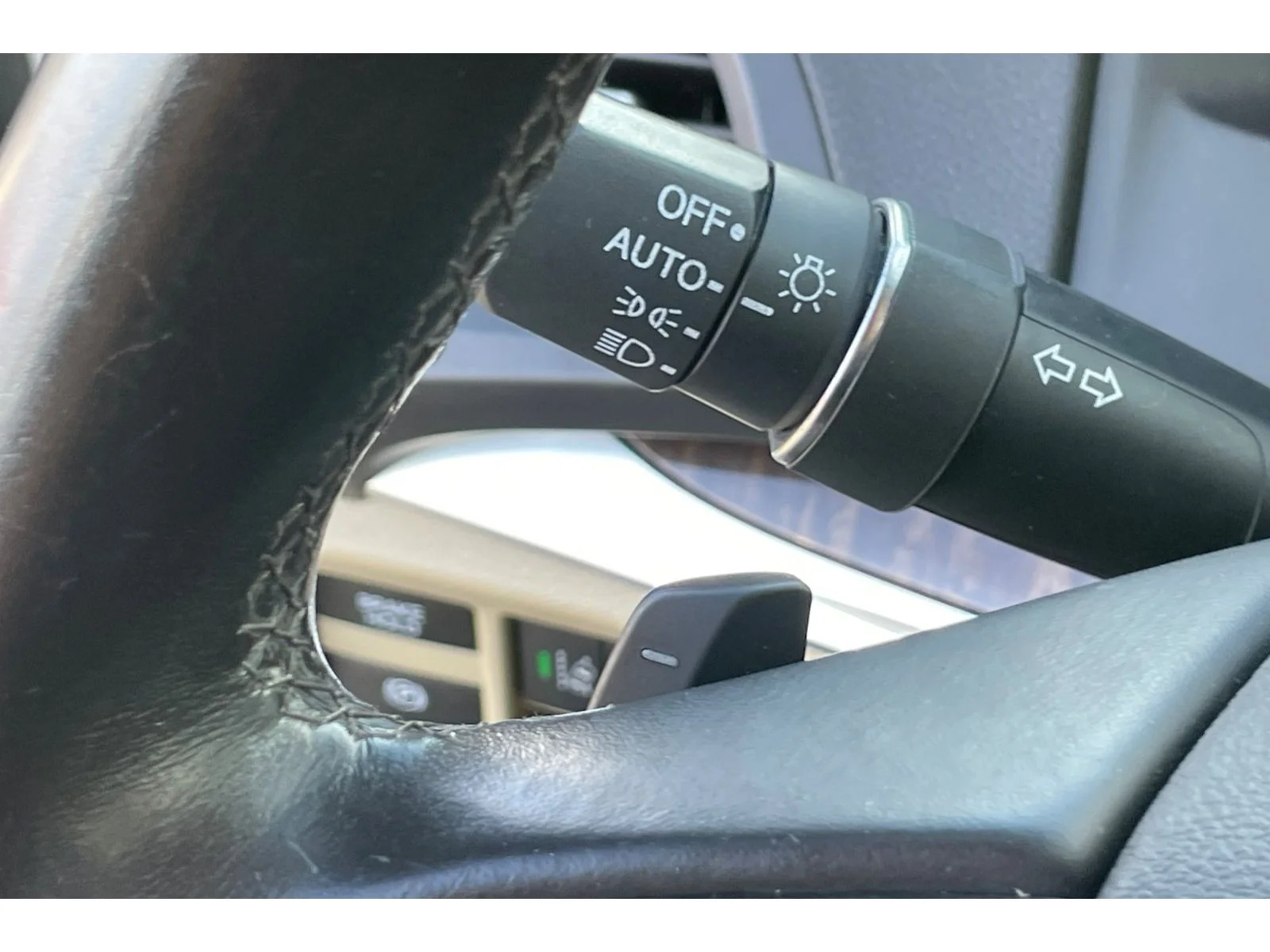 Used 2018 White Diamond Pearl Acura 3.5L (A9) image 37
