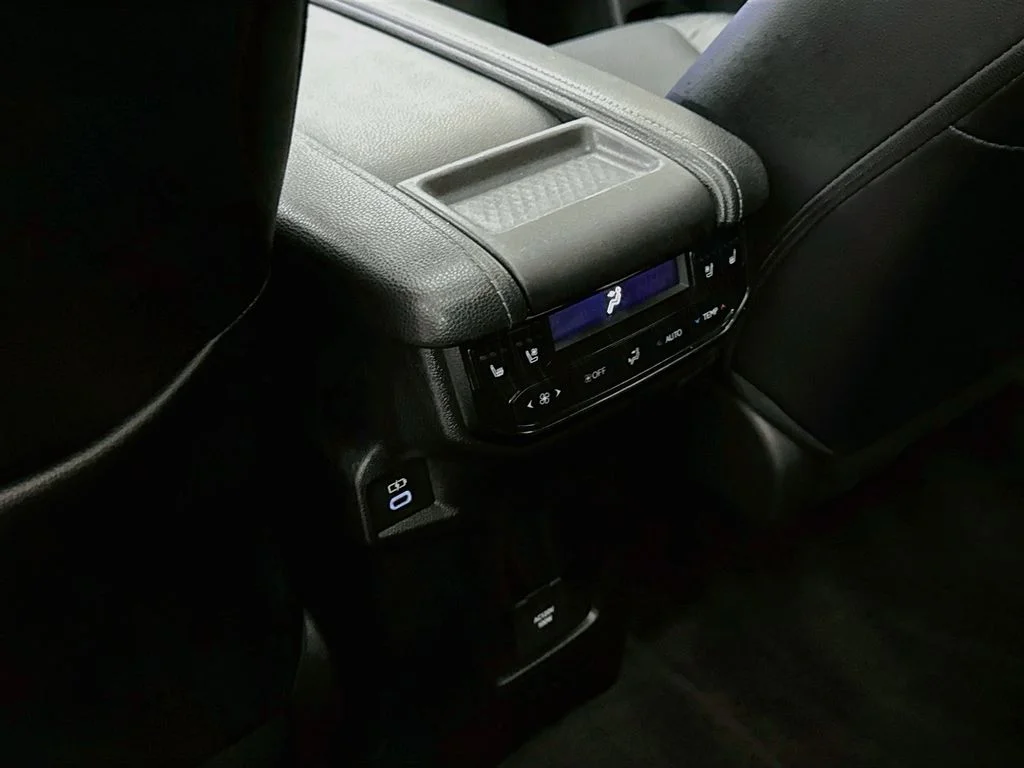 Used 2024 Silver Toyota Platinum image 26
