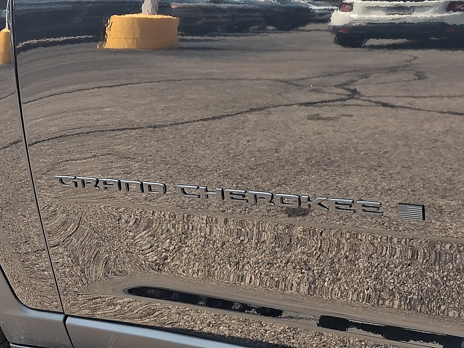 New 2027 High-Gloss Black Paint Jeep Laredo Altitude 4x4 image 18