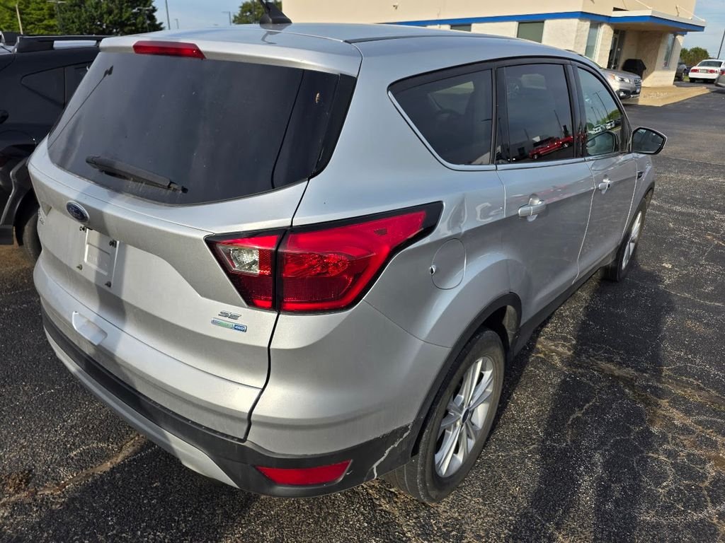 Used 2019 Ingot Silver Ford SE image 4