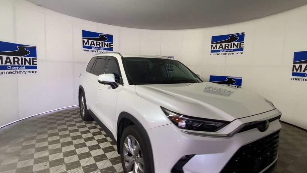 Used 2024 Off-white Toyota Limited image 4