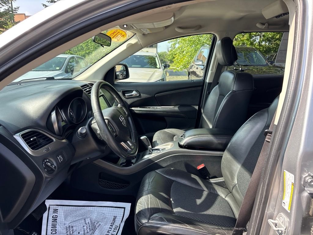 Used 2018 Silver Dodge Crossroad image 18