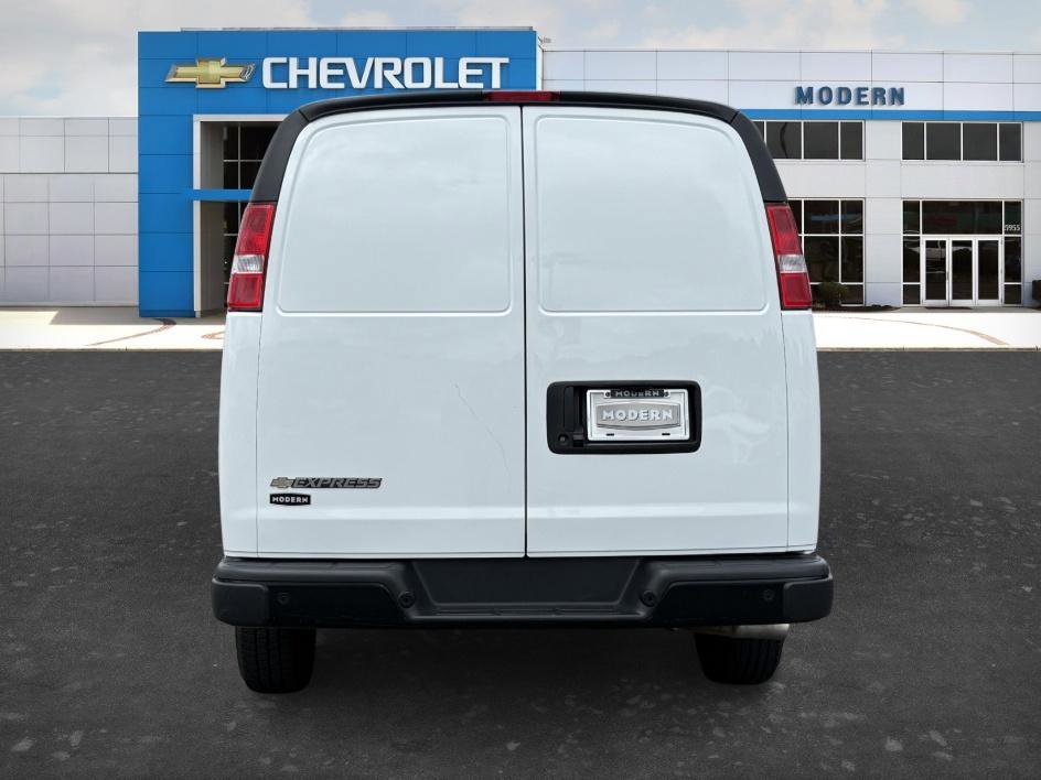 Used 2025 Summit White Chevrolet Work Van image 4