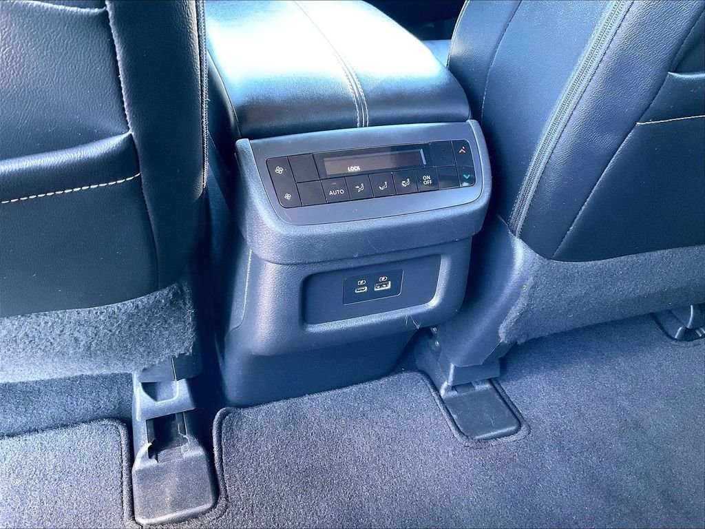 Used 2023 Silver Nissan SL image 28
