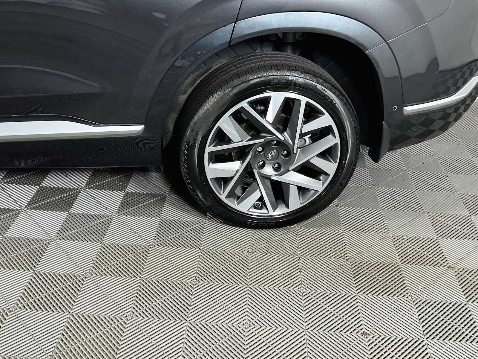 Used 2023 Portofino Gray Hyundai Calligraphy image 32