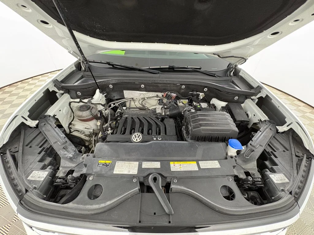 Certified Used 2022 White Volkswagen 3.6L V6 SEL Premium R-Line image 31