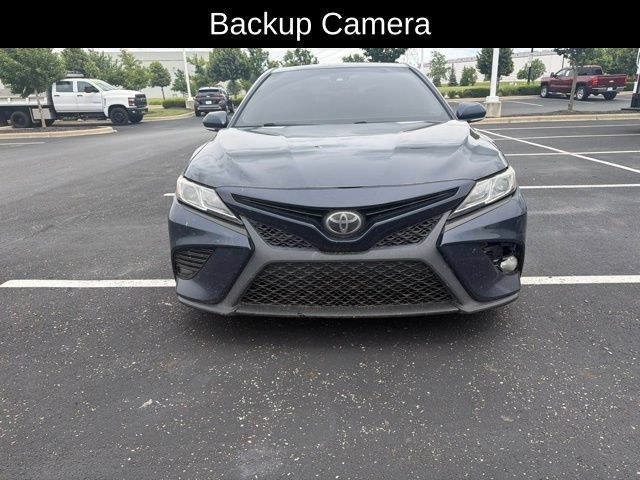 Used 2018 Toyota Camry SE with VIN 4T1B11HK7JU519506 for sale in Grove City, OH