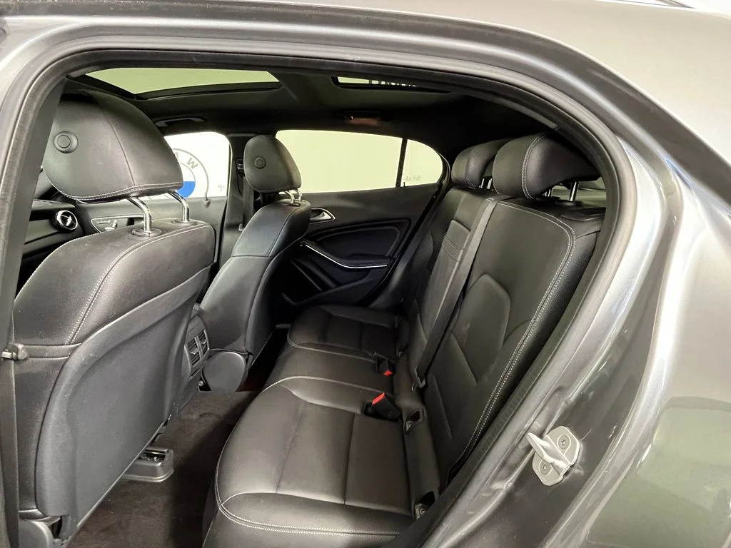 Used 2018 Gray Mercedes-Benz GLA 250 image 22