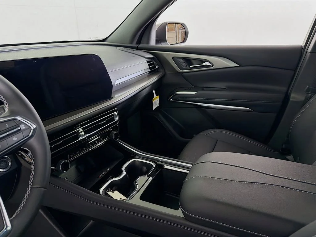 2026 Chevrolet Traverse LT - Photo 18
