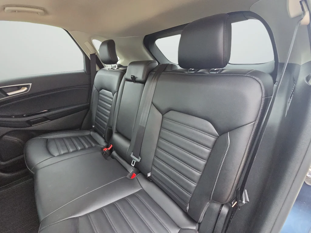 Used 2019 Blue Ford SEL image 30