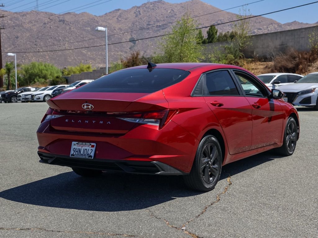 Used 2023 Red Hyundai SEL image 3