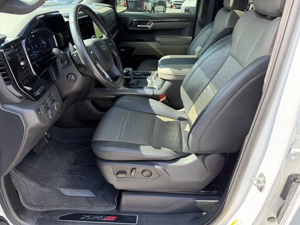 Used 2023 White Chevrolet ZR2 image 8