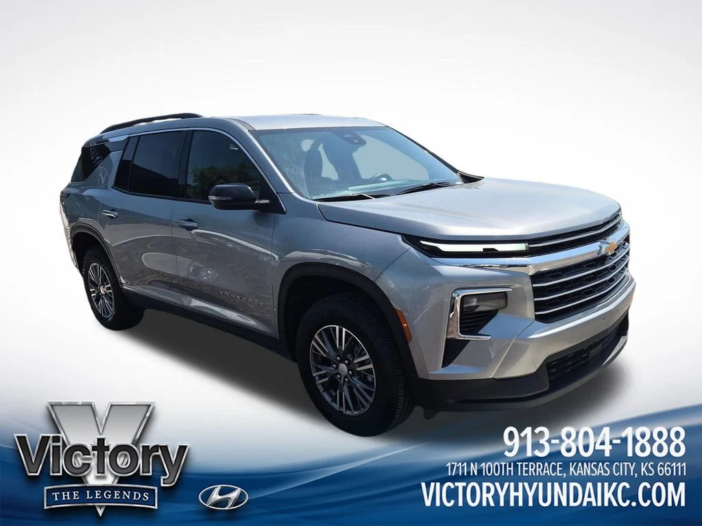 Used 2025 Gray Chevrolet LT image 7