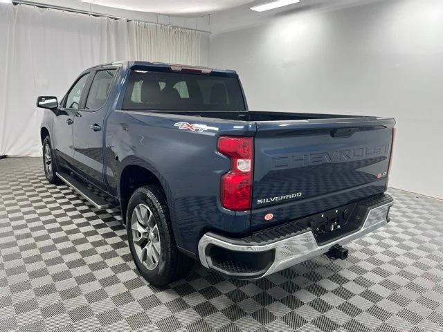 Used 2022 Blue Chevrolet LT image 6