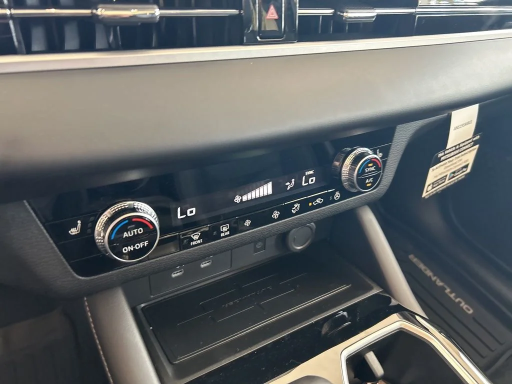 New 2026 Silver Mitsubishi SE 1.5T 2WD image 45