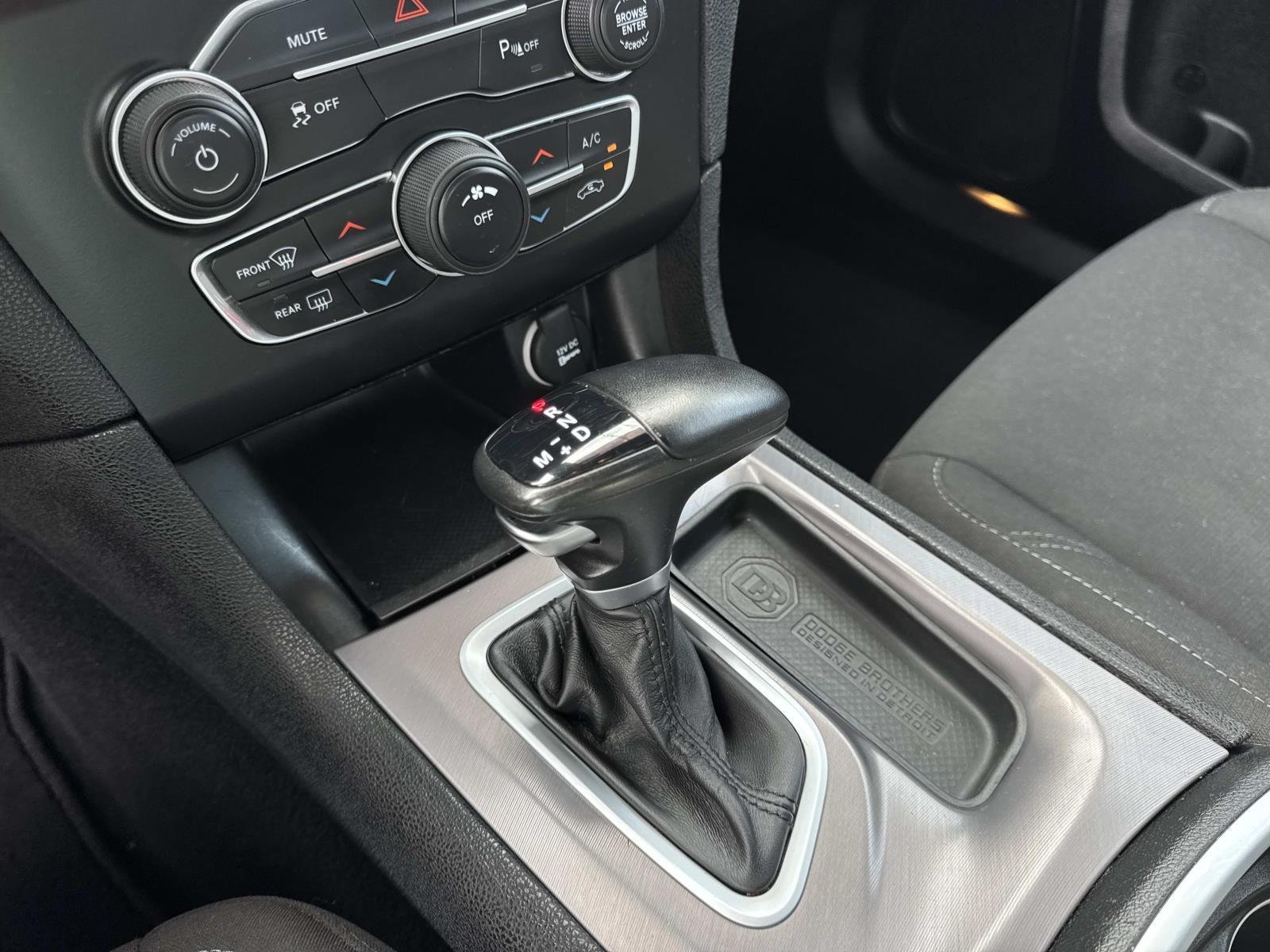 Used 2023 Pitch Black Clearcoat Dodge SXT image 26