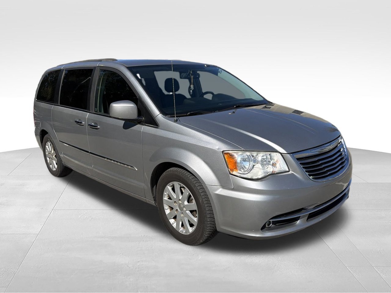 Used 2015 Chrysler Town & Country Touring with VIN 2C4RC1BG3FR630088 for sale in Nashville, TN