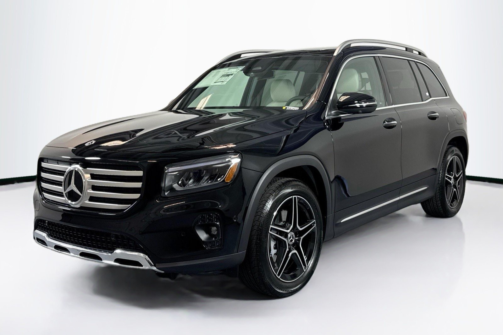 2026 Mercedes-Benz GLB GLB 250's photo
