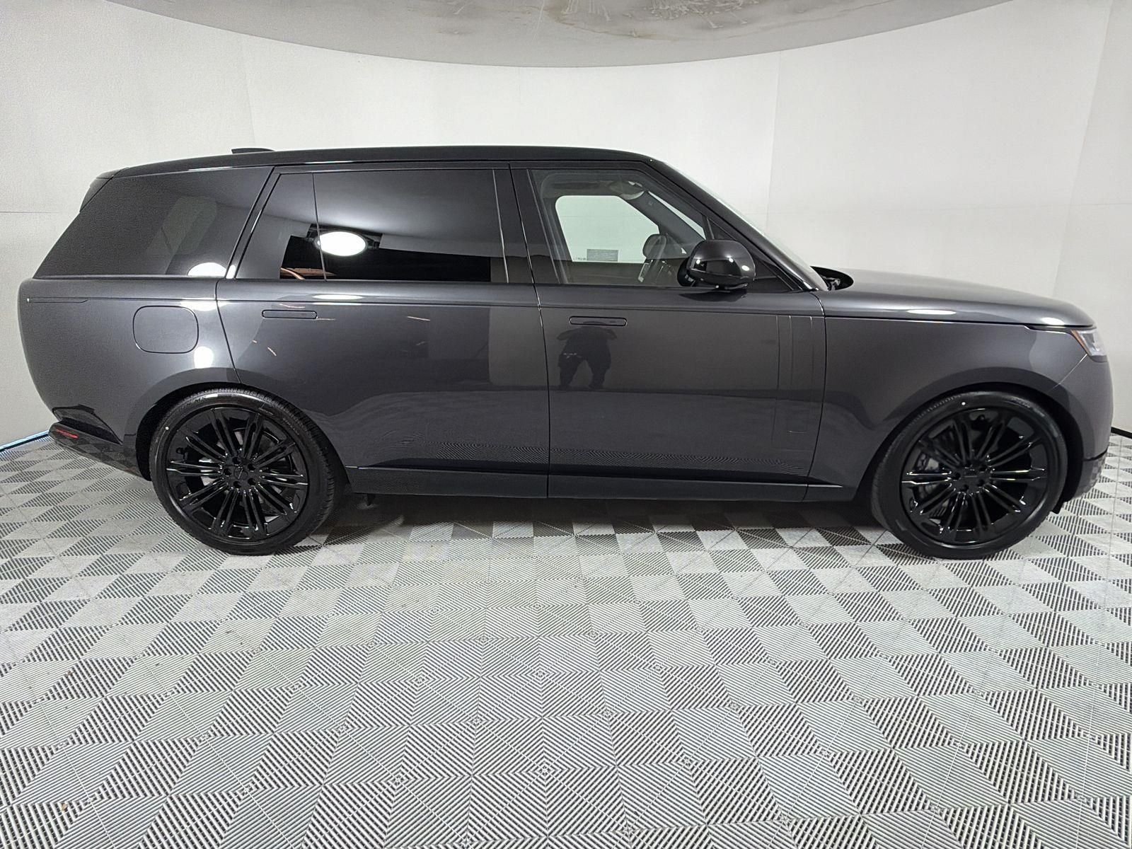 2026 Land Rover Range Rover SE - Photo 6