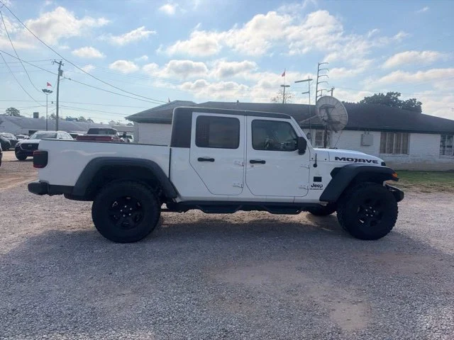 Used 2021 White Jeep Mojave image 16