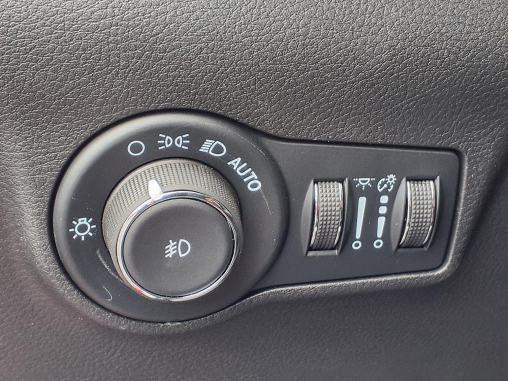 2025 Jeep Compass Limited - Photo 13
