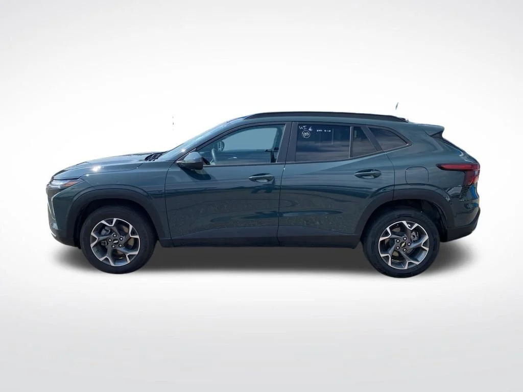 Used 2025 Gray Chevrolet LT image 4