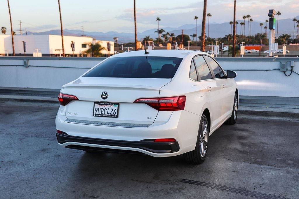 Used 2023 Opal White Pearl Volkswagen 1.5T SE image 9
