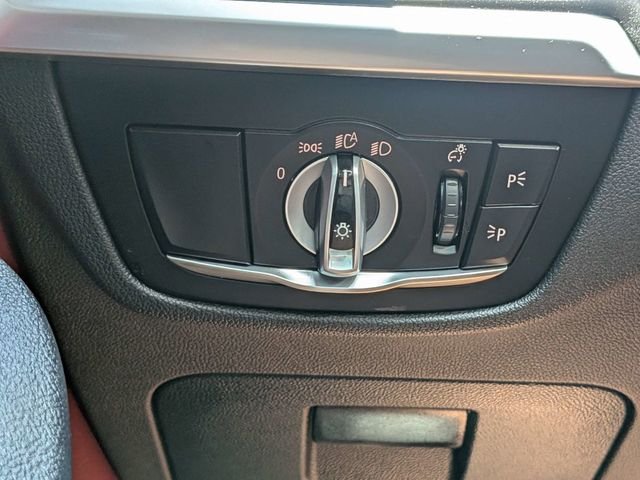 Used 2022 Gray BMW xDrive30i image 31