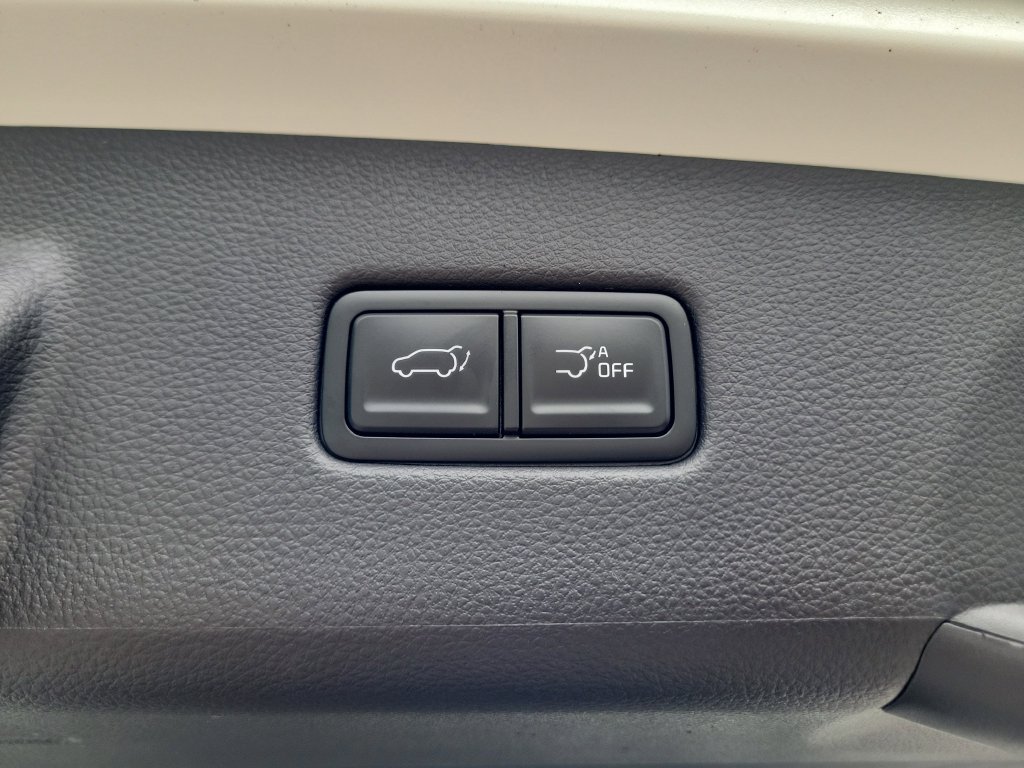 New 2026 Snow White Pearl Kia SX Prestige image 15