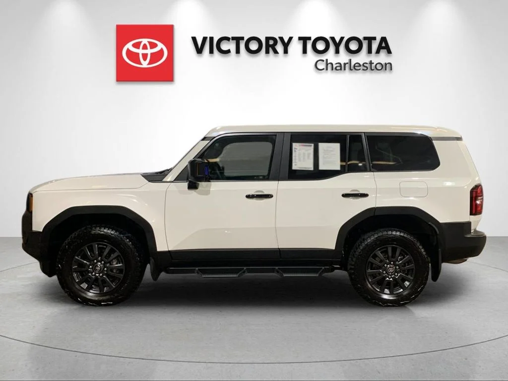 Used 2025 White Toyota 1958 image 2