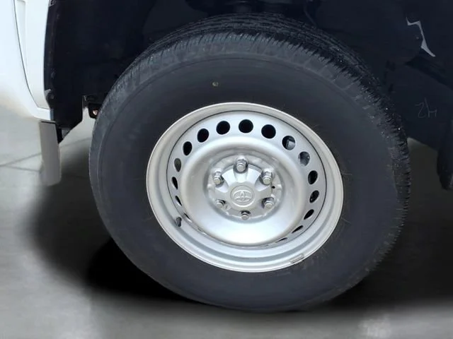 Used 2025  Toyota SR image 17