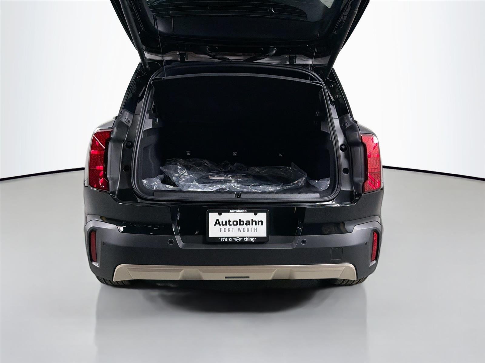 New 2026 Midnight Black II Metallic MINI S image 26