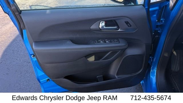 2026 Chrysler Pacifica Select - Photo 15