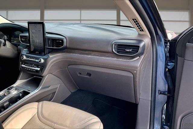 Used 2020 Blue Ford Platinum image 17