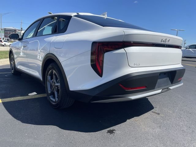 2025 Kia K4 LXS - Photo 31