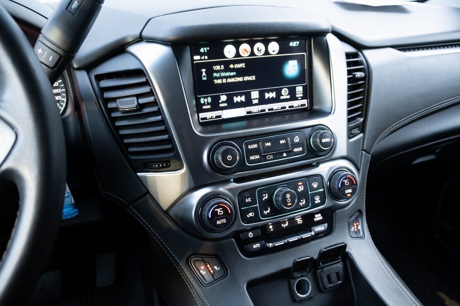 View vehicle photo 3