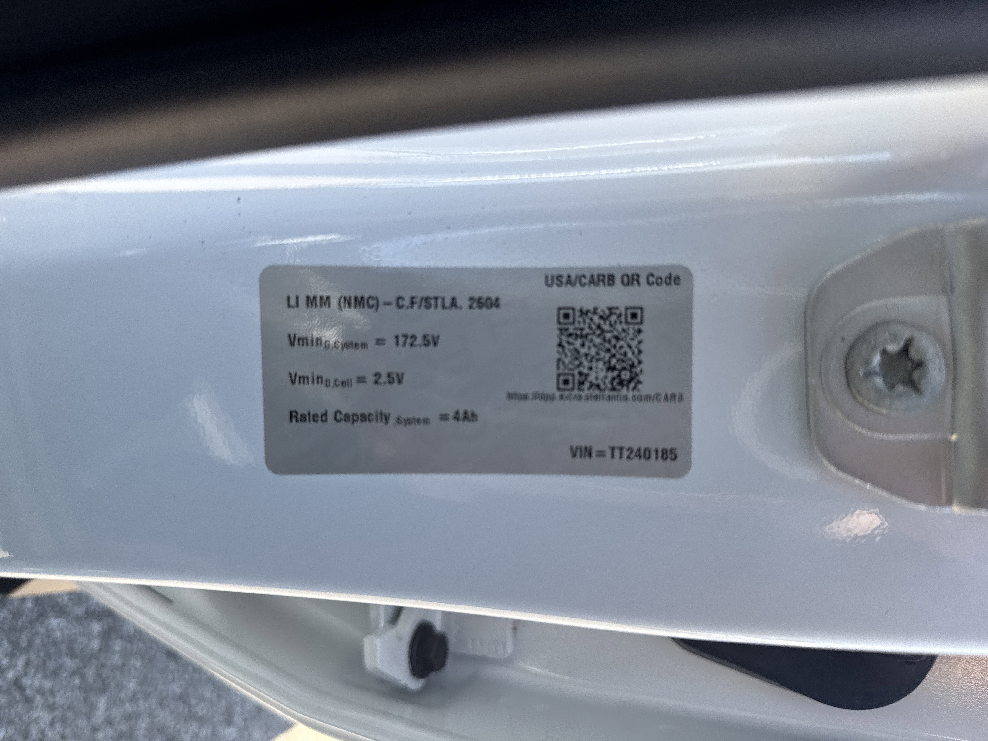 New 2026 Bright White Clear-Coat Exterior Paint Jeep Laredo image 33