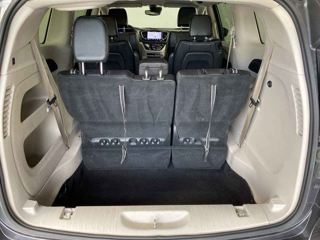 Used 2023 Crystal Metallic Chrysler Touring L image 19