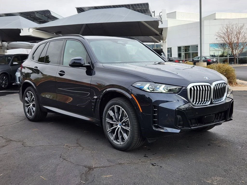Used 2026 Carbon Black Metallic BMW xDrive40i image 5