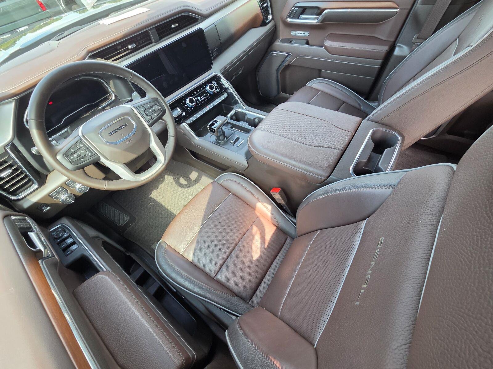 Used 2025 Onyx Black GMC Denali image 10