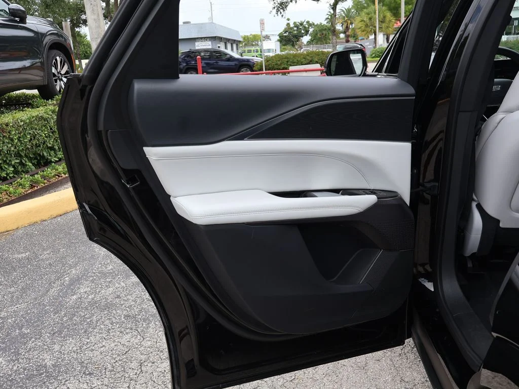 Used 2025 Black Cadillac Luxury image 31